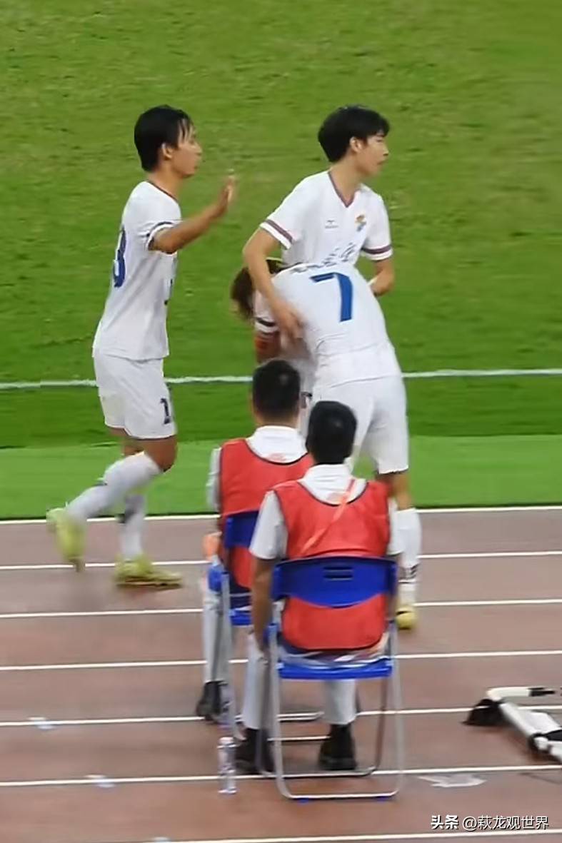 开云平台-高强出现疑似受伤,球队备战更需谨慎