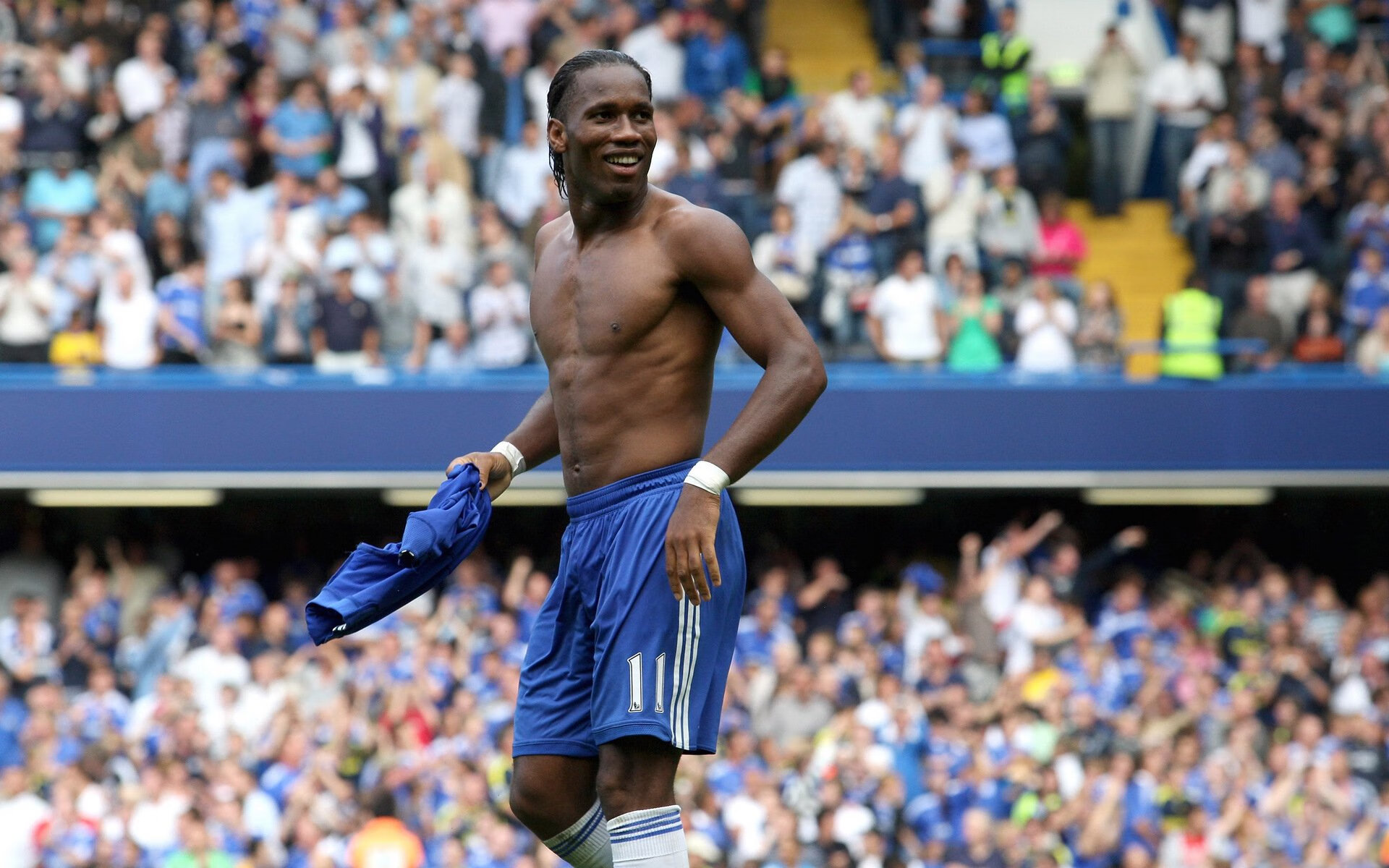 开云平台-德甲争冠战之夜，拉文节奏完全掌控，拜仁的黄昏与勒沃库森的黎明