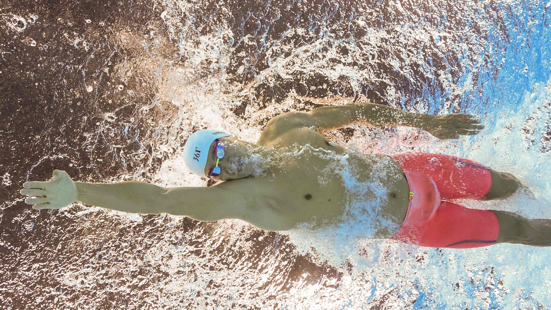 奥运周期关键战焦点战，雄鹿爆冷黄蜂的深层启示