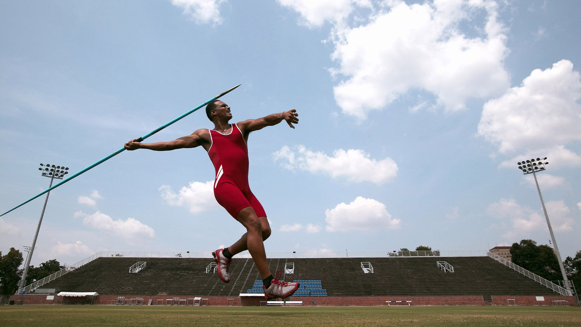 开云体育app-拉沃尔杯鏖战年终总决赛，西西帕斯统治全场